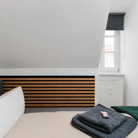 Luxury Design Altstadt - 3br & Free Parking By Hero Homes Apartman *